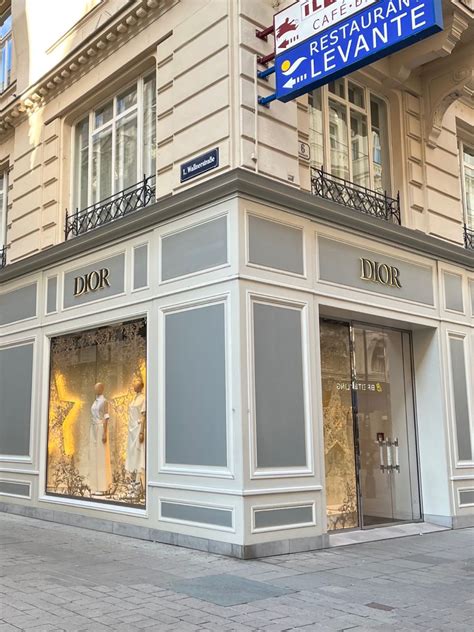 Shops with Dior in Vienna title.